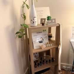 Seven Senses Spa - Waiting area. Essential oils and rose quartz.