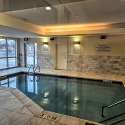 Pool at Fairfield by Marriott Inn & Suites Bowling Green