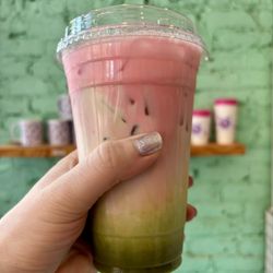 Bagel Miller - Strawberry matcha latte