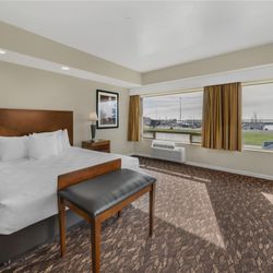 Best Western Plus Northwoods Inn - One King Bed w/ View