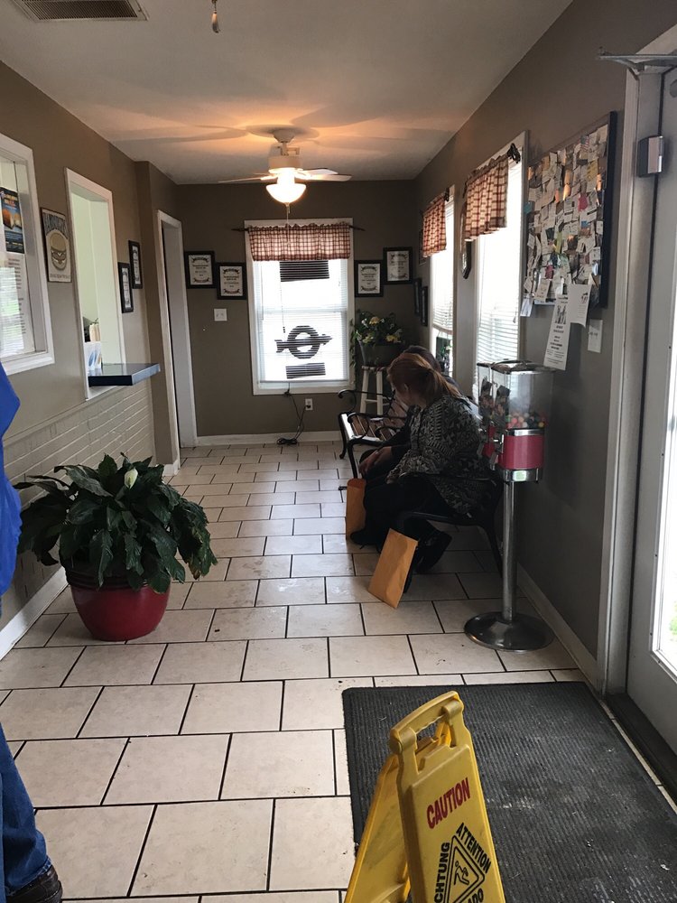 FAIRGROUND DRIVEIN 11 Reviews 723 W Broadway St, Lawrenceburg