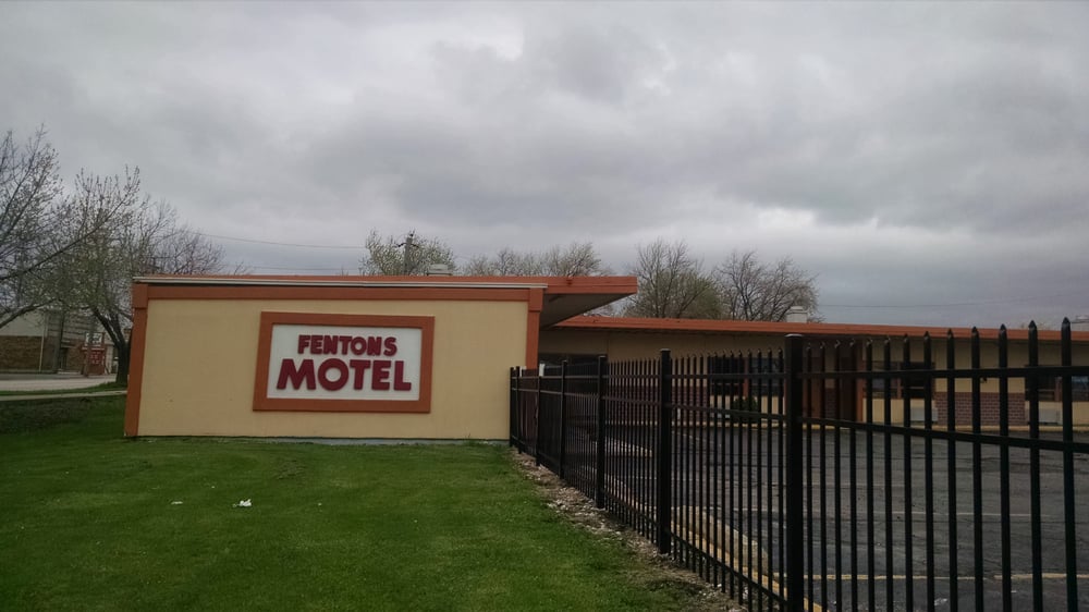 FENTON’S MOTEL Updated October 2024 2305 W Jefferson St, Joliet