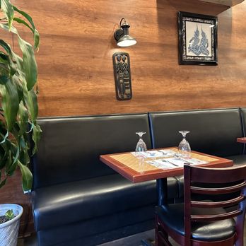 Thai Kitchen - tables and booths in a restaurant - Thai Near Me - Bethlehem, Pennsylvania