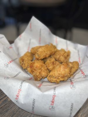 bb.q Chicken Astoria by null