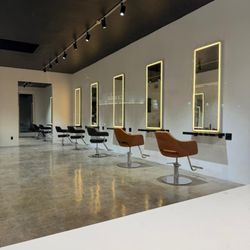 Mua Salon