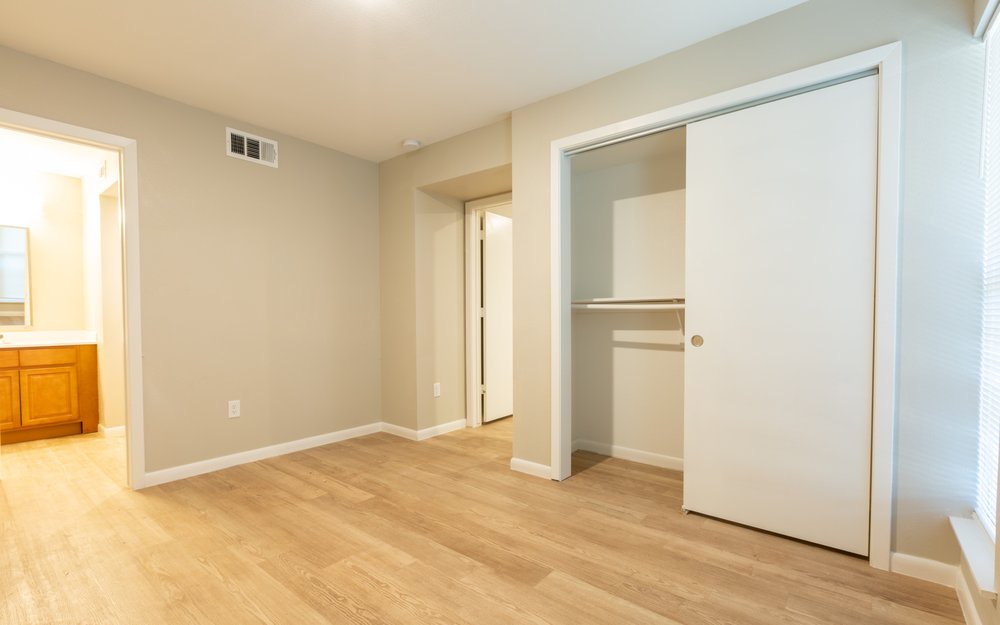 PADDOCK ON PARK ROW Updated October 2024 12 Photos 420 W Park Row