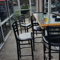 Mario's Bar - Smoking patio, with heater.