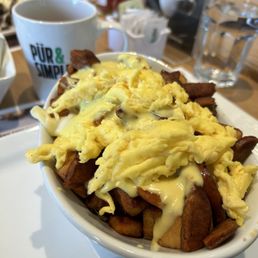 Breakfast Poutine / Breakfast Poutine