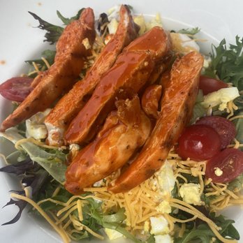 deSha's - Cincinnati - Grilled chicken Buffalo Chicken Salad - American Near Me - Cincinnati, Ohio