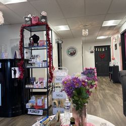 Doll Wax Salon - Nice waiting area