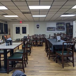 Ball & Que Restaurant - Dining room at Ball & Que, Georgetown
