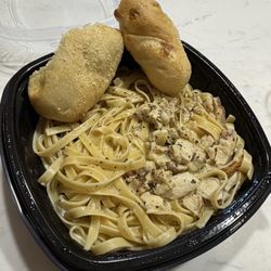 LaRocca's Pizza - Fettuccine alfredo with chicken