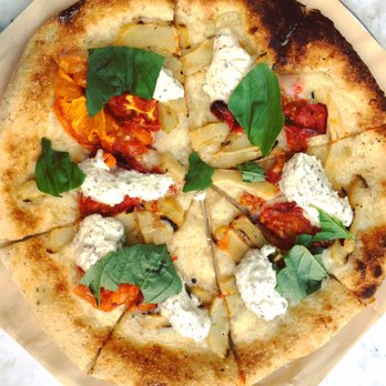 True Food Kitchen - Heirloom Tomato Pizza - Vegetarian Near Me - Pasadena, California True Food Kitchen - Heirloom Tomato Pizza - Vegetarian Near Me - Pasadena, California
