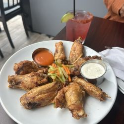 P.V. House - Chicken Wings