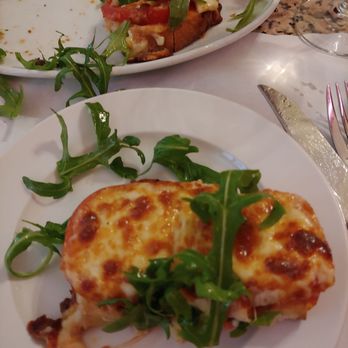 Pizza & Pasta Spaghetti - Brushetta with tomato, arugala, mozzarella (you get three pieces) - Pizza Near Me - Salzburg, 5 Pizza & Pasta Spaghetti - Brushetta with tomato, arugala, mozzarella (you get three pieces) - Pizza Near Me - Salzburg, 5