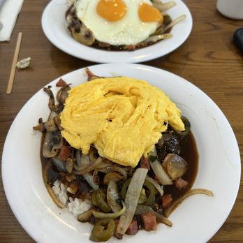 Eggs 'n Things - Waikiki Beach Eggspress - Loco Moco - Breakfast & Brunch Near Me - Honolulu, Hawaii Eggs 'n Things - Waikiki Beach Eggspress - Loco Moco - Breakfast & Brunch Near Me - Honolulu, Hawaii