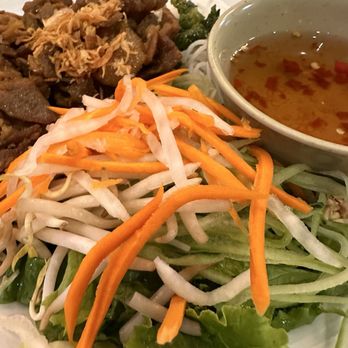 OMELI Kitchen - Grilled Pork Vermicelli Noodles - Vietnamese Near Me - Fullerton, California