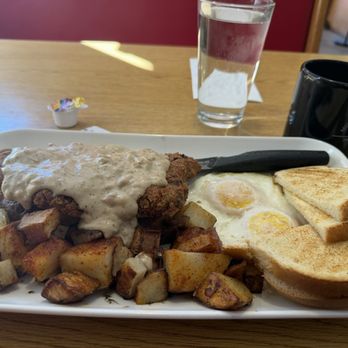 Miller's Homestead - Country fried steak, red potatoes eggs over easy and sourdough toast - Breakfast & Brunch Near Me - Tigard, Oregon Miller's Homestead - Country fried steak, red potatoes eggs over easy and sourdough toast - Breakfast & Brunch Near Me - Tigard, Oregon
