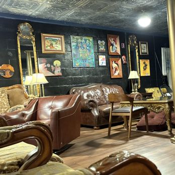 Dr Drips Coffee Lounge - Lounge area - Coffee & Tea Near Me - Orlando, Florida