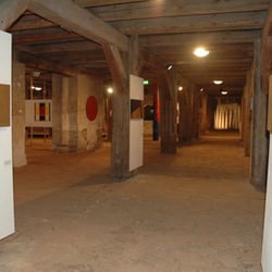 Peterskirche - ständige Ausstellung EG /und Wechselaustellung 'dazwischen'