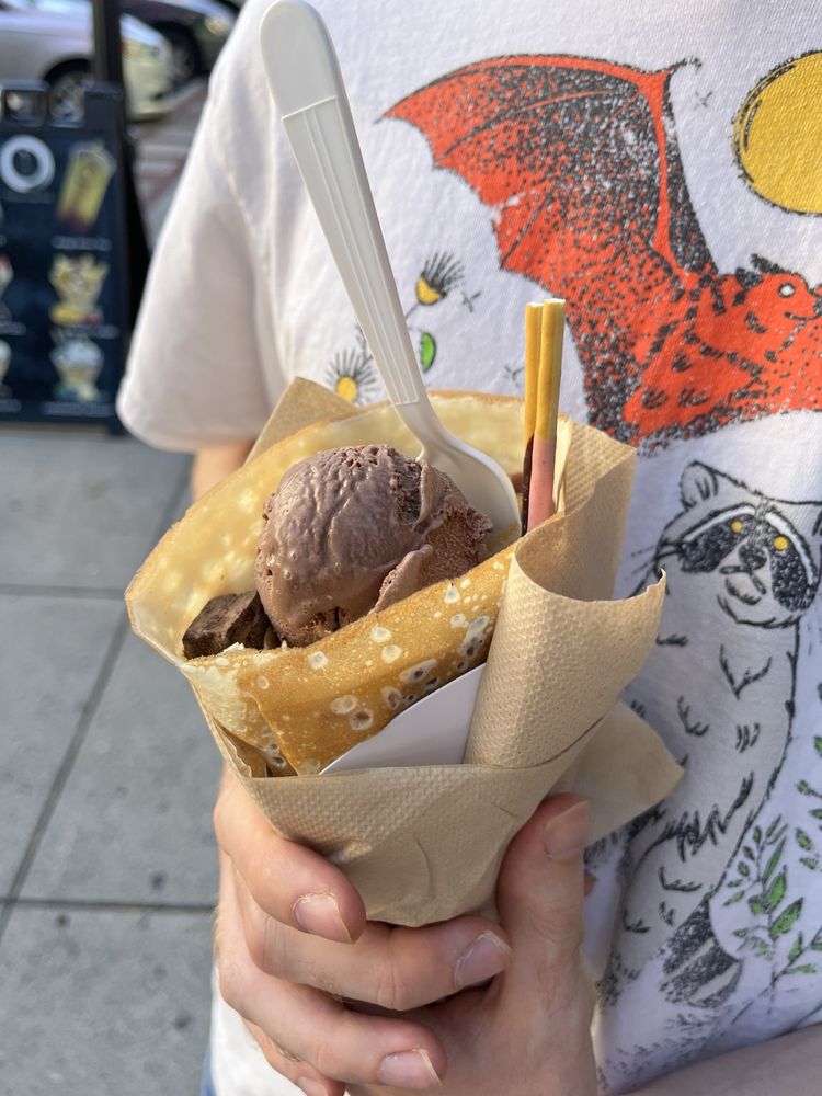 Tea and Crepe Logo