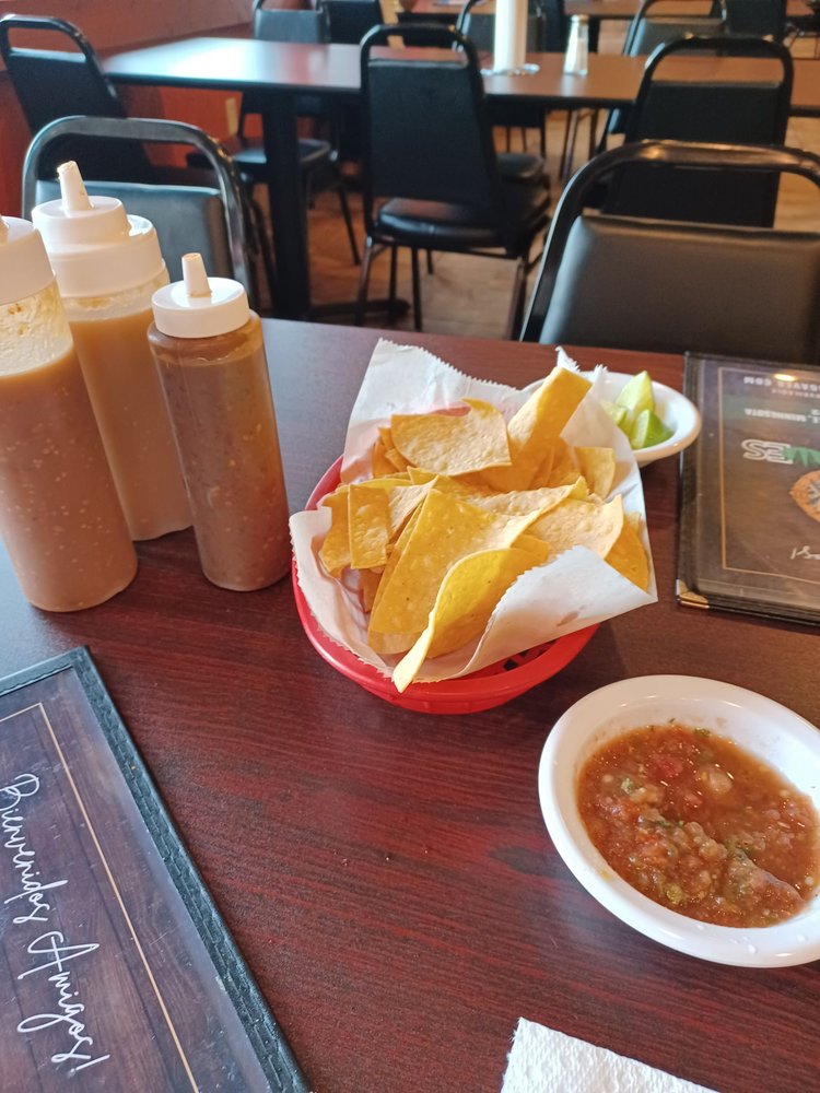 Los Agaves Mexican Restaruant & Bar