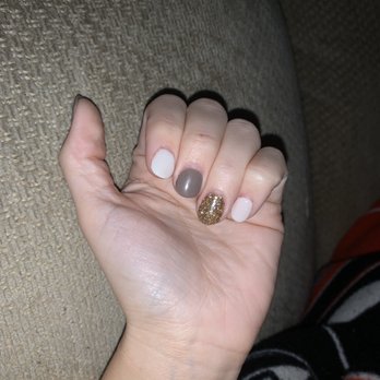 New Fancy Nails - This is after almost 3 weeks! Wow! - Nail Salons Near Me - Powell, Tennessee