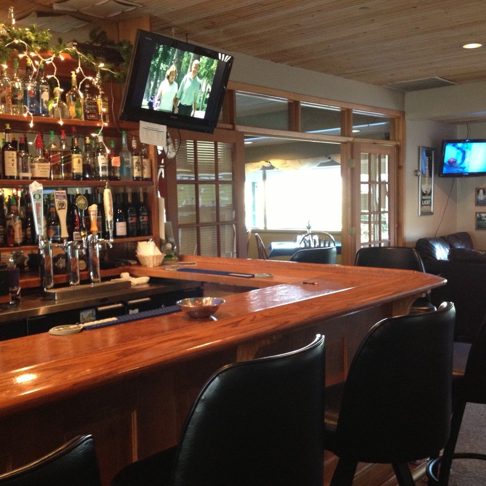 Front Nine Restaurant & Bar - Bar - Sports Bars Near Me - Creswell, Oregon