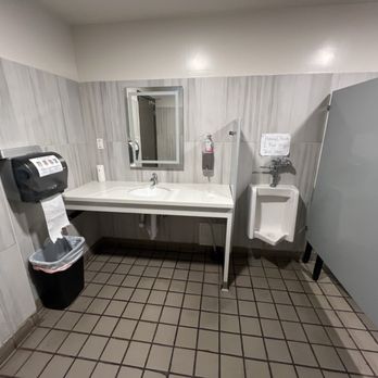 Kakuna Sushi - 1/29/25 men's room. - Sushi Bars Near Me - San Leandro, California Kakuna Sushi - 1/29/25 men's room. - Sushi Bars Near Me - San Leandro, California