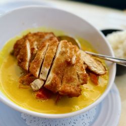 Thong Summit Thai & Sushi - Yellow curry
