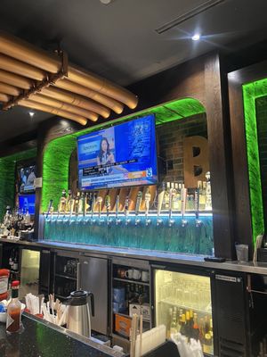 Barney's Beanery by null