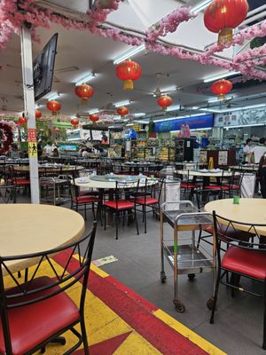 No Signboard Seafood At Geylang by null No Signboard Seafood At Geylang by null