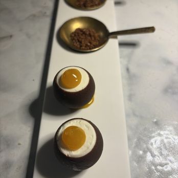 L'Altro Cantuccio - Complimentary chocolates - Italian Near Me - Montepulciano, SI