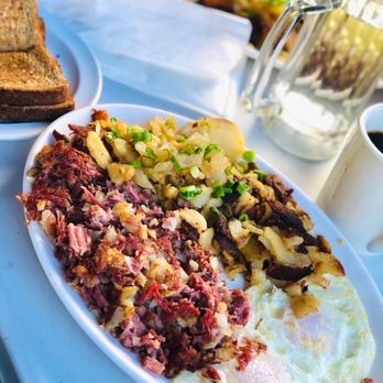 Babs Delta Diner - Homemade Corn Beef Hash with Potatoes - Diners Near Me - Suisun City, California