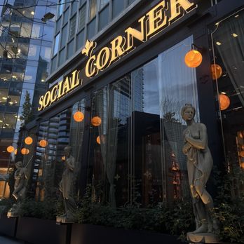 Social Corner- Coal Harbour - Tapas/Small Plates Near Me - Vancouver, British Columbia
