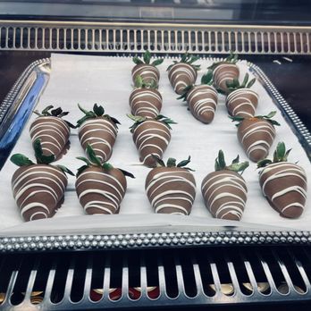 Chocolate Bash - Chocolate Covered Strawberries - Creperies Near Me - Claremont, California Chocolate Bash - Chocolate Covered Strawberries - Creperies Near Me - Claremont, California