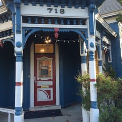 Vacaville Art League & Gallery - Entrance door. So adorable
