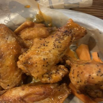 Junior's - black pepper? - American Near Me - Albany, New York