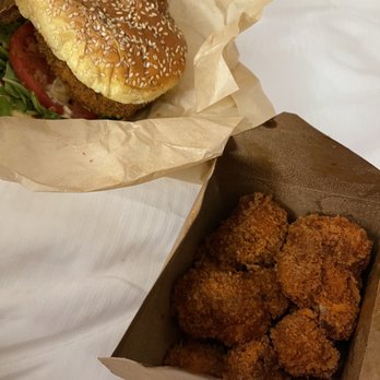 Envegan - Spicy Buffalo Cauliflower Portobello burger - Vegan Near Me - Atlanta, Georgia Envegan - Spicy Buffalo Cauliflower Portobello burger - Vegan Near Me - Atlanta, Georgia