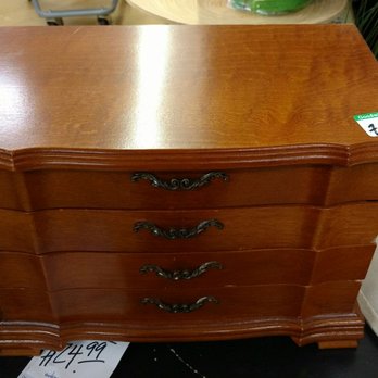 Goodwill - Cute jewelry box for $7.99 - Thrift Stores Near Me - San Diego, California Goodwill - Cute jewelry box for $7.99 - Thrift Stores Near Me - San Diego, California