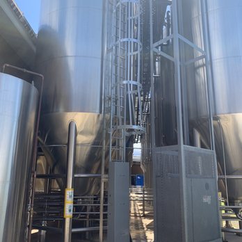 Maui Brewery Tours - Brewery tour - Beer Tours Near Me - Kihei, Hawaii Maui Brewery Tours - Brewery tour - Beer Tours Near Me - Kihei, Hawaii