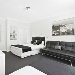 Airport Hotel Sydney - THIS is the room we ordered. def not what we got. place looks nothing like this.