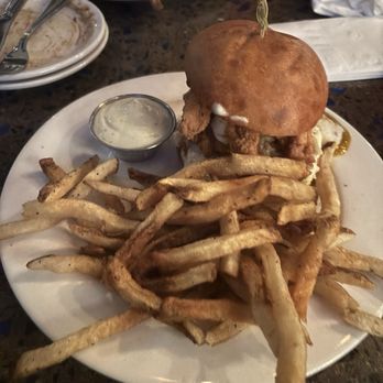 Chain Yard Urban Cidery - The Fried Chicken Sandwich - Cideries Near Me - Halifax, Nova Scotia