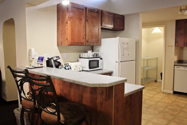Bowen Motel by null