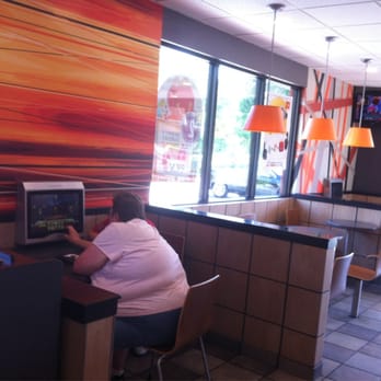 McDonald's - Playing games while waiting, no, that is NOT me!!! - Fast Food Near Me - Brooksville, Florida