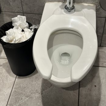 Planet Fitness - Trash cans full & overflowing - Gyms Near Me - New Caney, Texas Planet Fitness - Trash cans full & overflowing - Gyms Near Me - New Caney, Texas