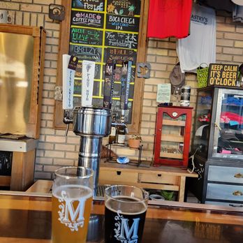 Mastry'S Brewing - Hefeweizen and coffee porter, Made - Brewpubs Near Me - St. Pete Beach, Florida