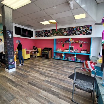 The Nutmeg Fudge Company - Main area of shop - Candy Stores Near Me - Torrington, Connecticut