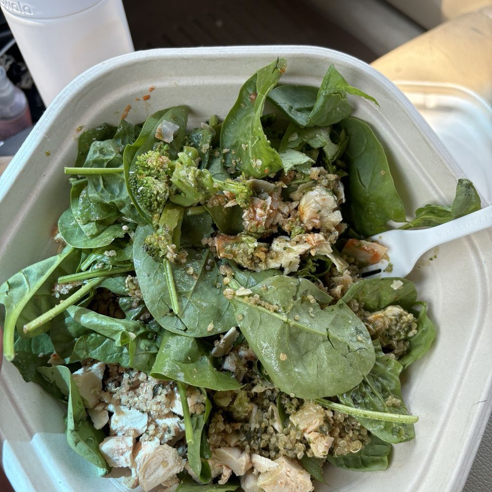 sweetgreen - Healthy Salads, Wraps, and Bowls - Chicken Pesto Parm - Salad Near Me - Dallas, Texas