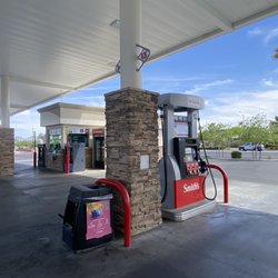 Smith’s Gas Station - Clean gas pumps